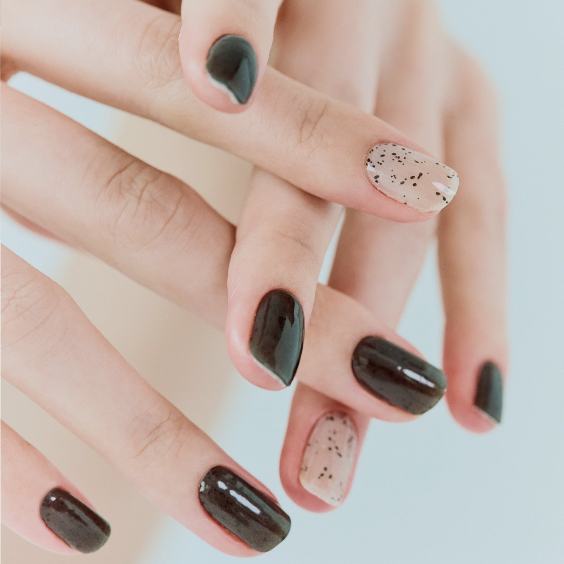 Cookies & Cream - ælina nail